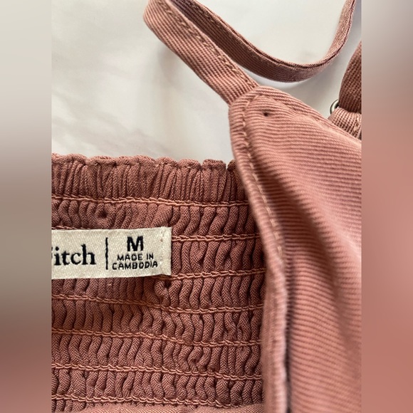 Abercrombie & Fitch V-Neck Cropped Tank Top in Dusty Rose Medium - Picture 4 of 5